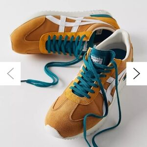 Vintage Sneakers in Tan and Teal